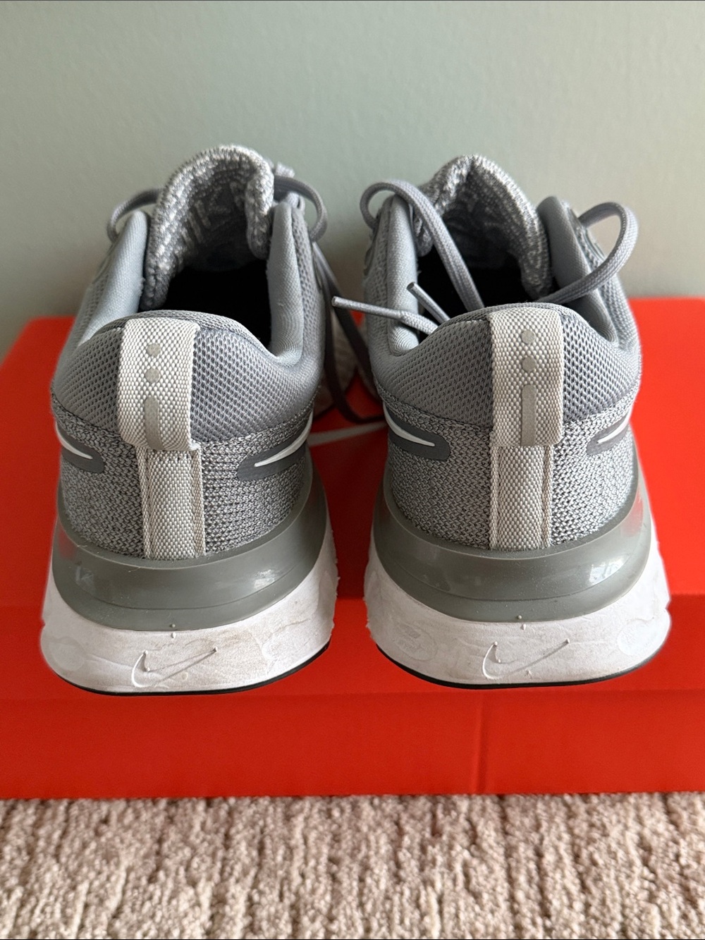 Nike React Infinity Flyknit Running Shoes - Picture 7 of 8